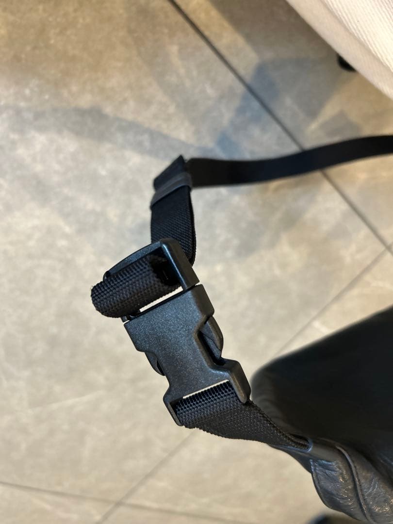 早い者勝ち！バレンシアガ　ウエストバッグ　斜めがけ