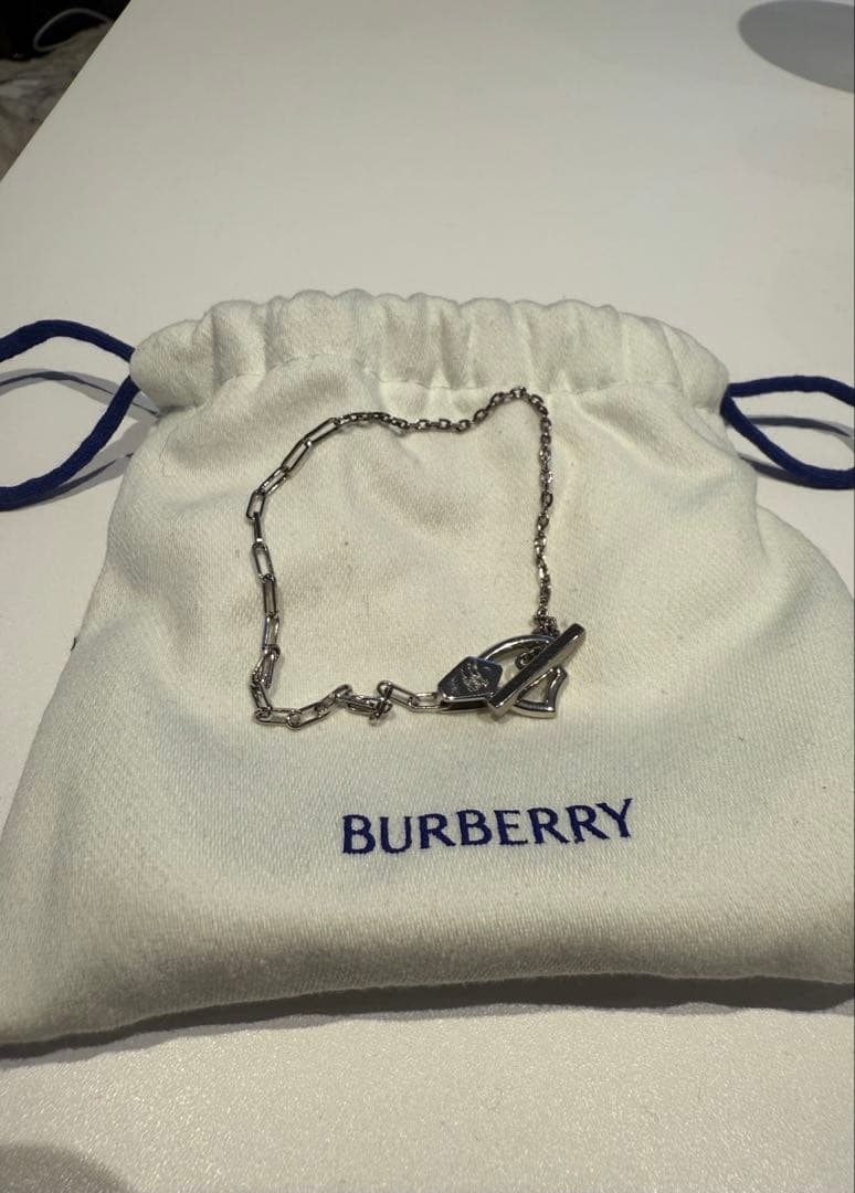 BURBERRY シールドブレスレット シルバー