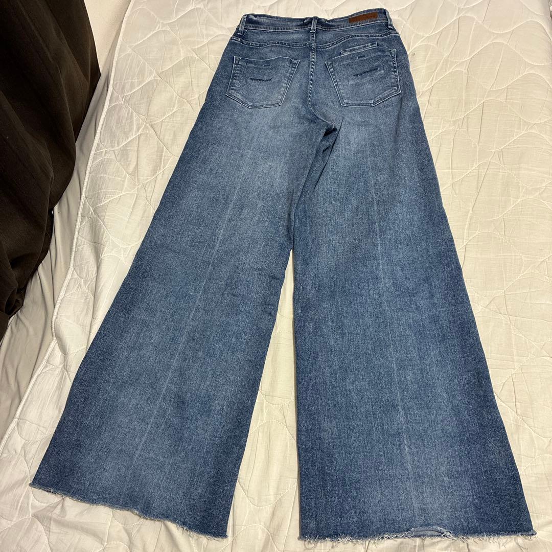 YANUK ヤヌーク　ワイドフレア