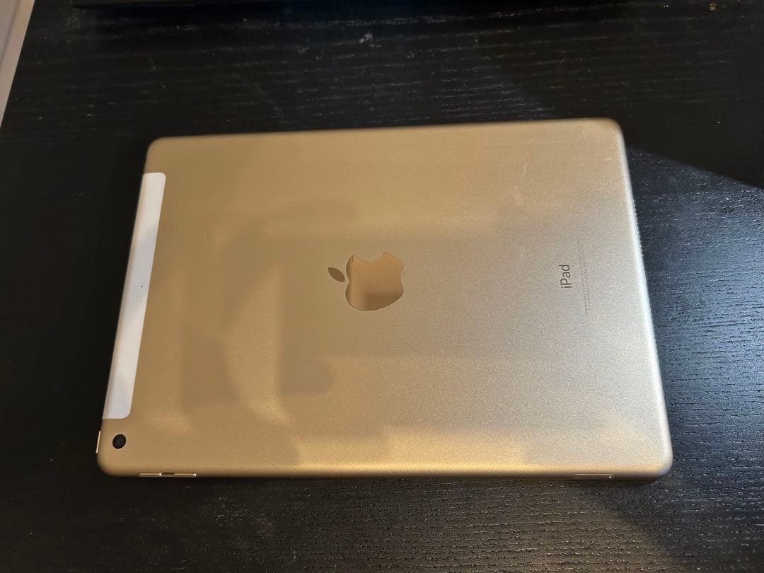 iPad 9.7無印32GB Gold celler 第五世代 本体のみ