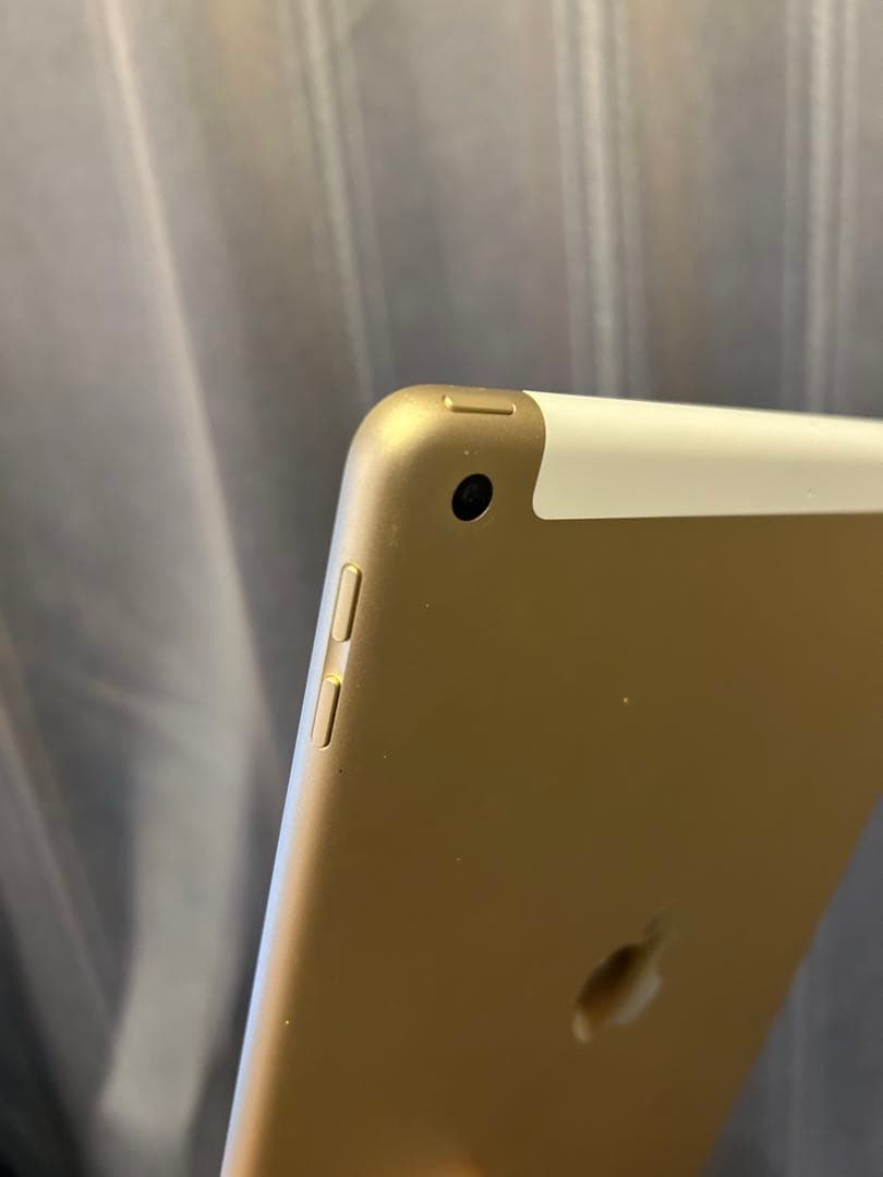 iPad 9.7無印32GB Gold celler 第五世代 本体のみ