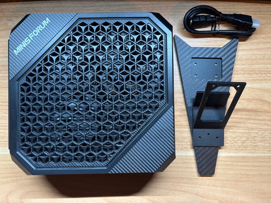 Minisforum HX90G ゲーミングミニPC