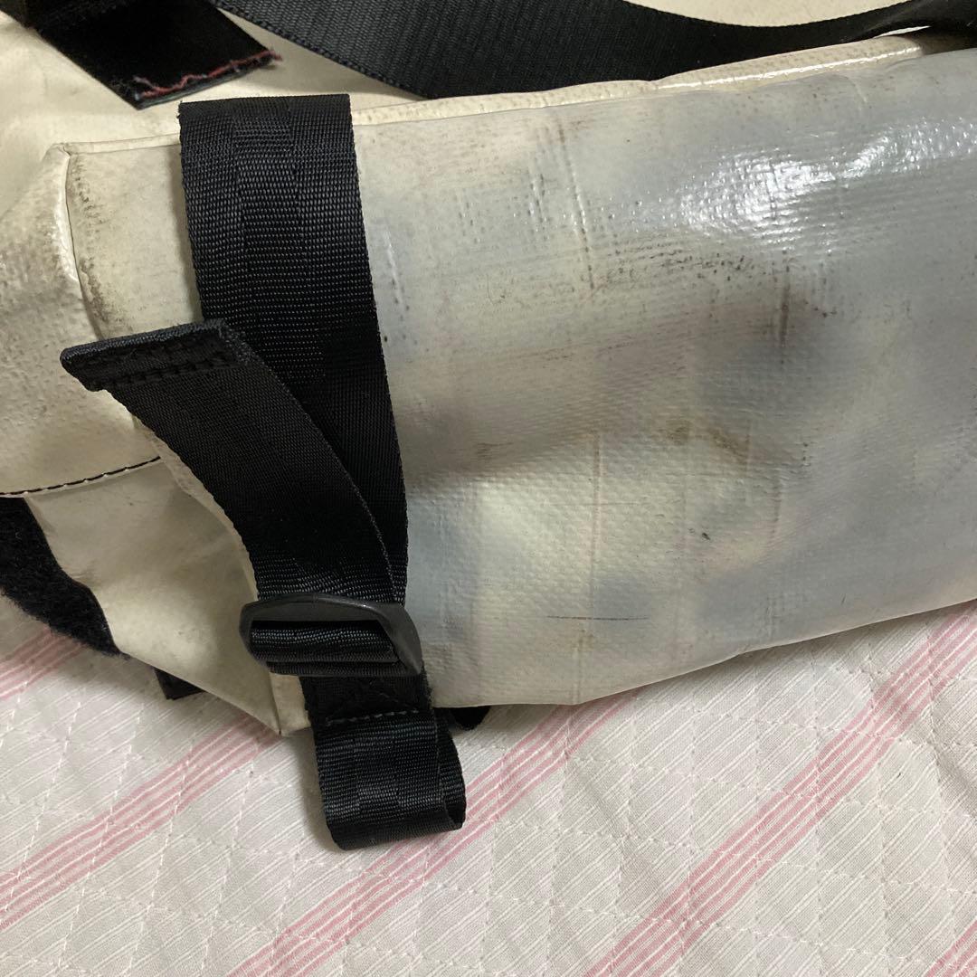 FREITAG メッセンジャーバッグ 赤/白　JOE ショルダーパッド付き