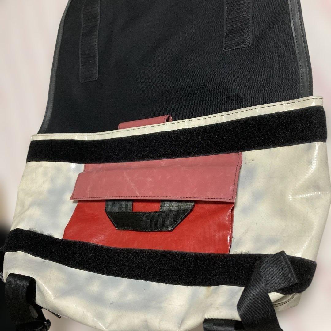 FREITAG メッセンジャーバッグ 赤/白　JOE ショルダーパッド付き