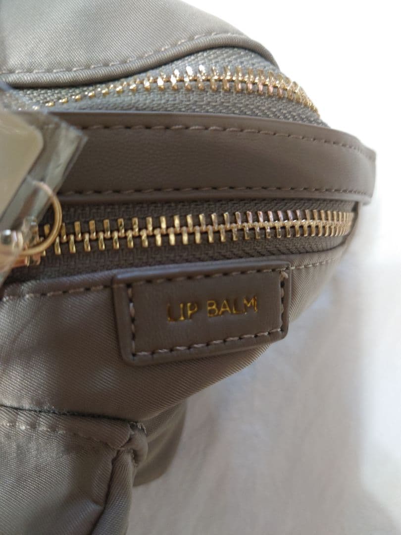 新品タグ付き ペシンシャ ポケットデザイン ショルダーバッグ グレー