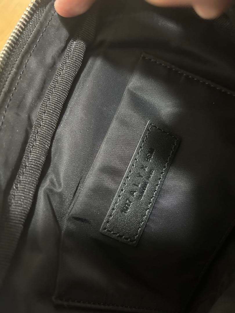 1017 alyx 9sm ブラック ナイロン ボディバッグ
