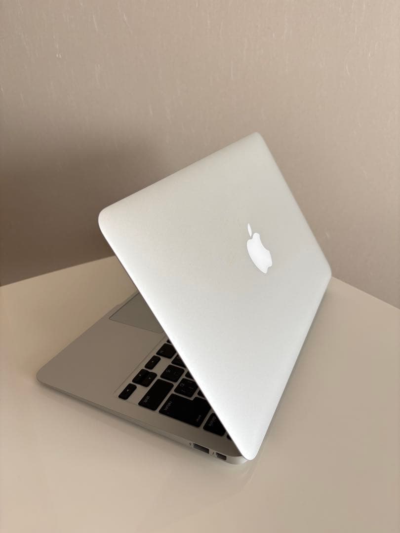 【美品】MacBook Air 11インチ Intel Core i5