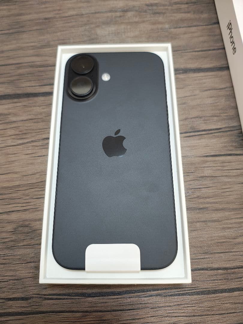 iPhone 16 128　Apple購入 SIMフリー 美品 バッテリー95％