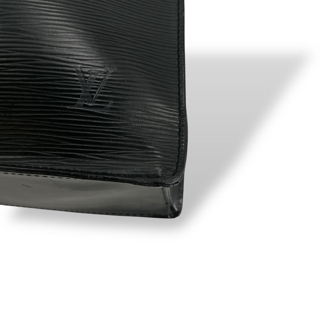 ルイヴィトン　サックプラ　ハンドバッグ　トートバッグ　エピ　ブラック　A4収納可