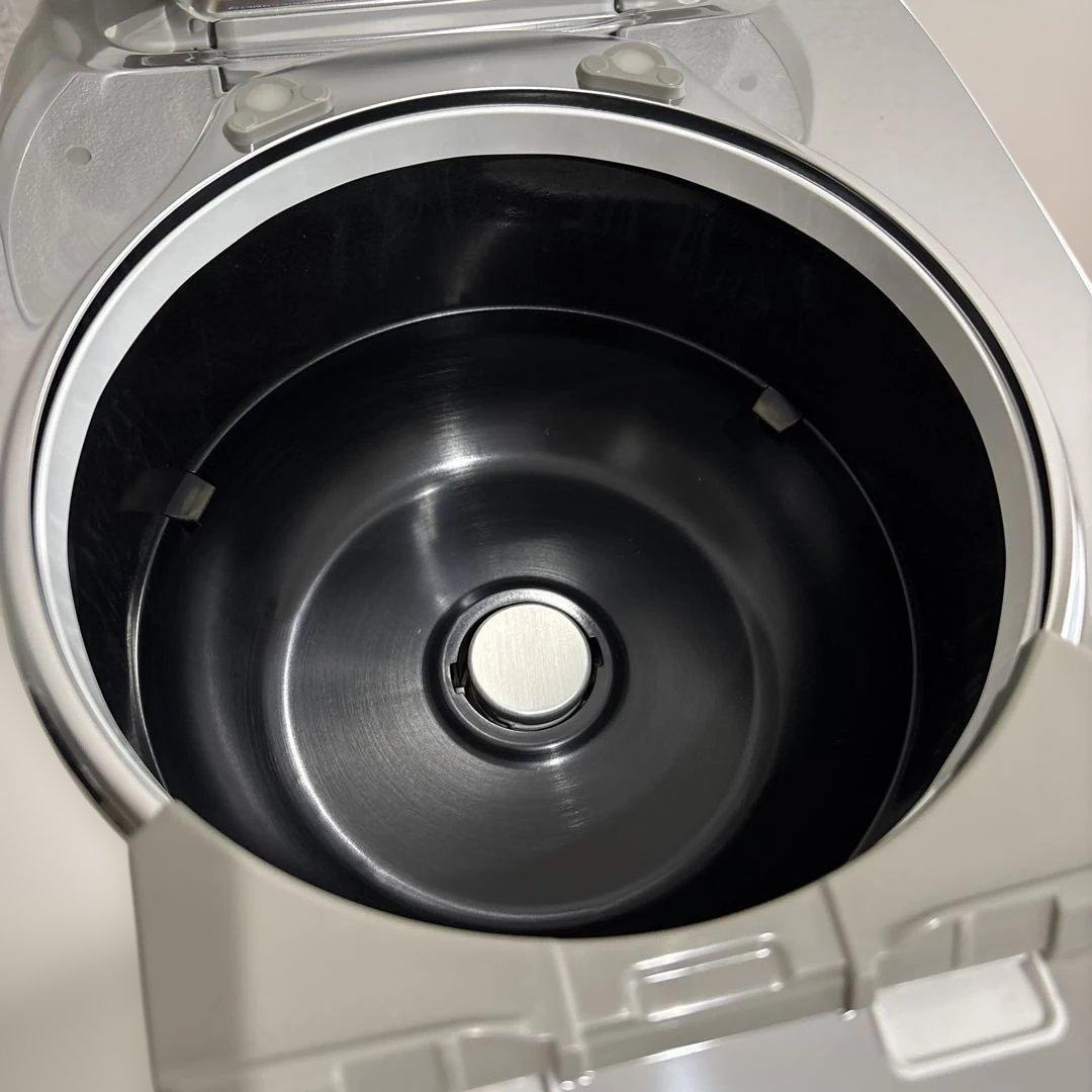 2023年製　パナソニック SR-JW058炊飯器 3合　可変圧力IH炊飯器