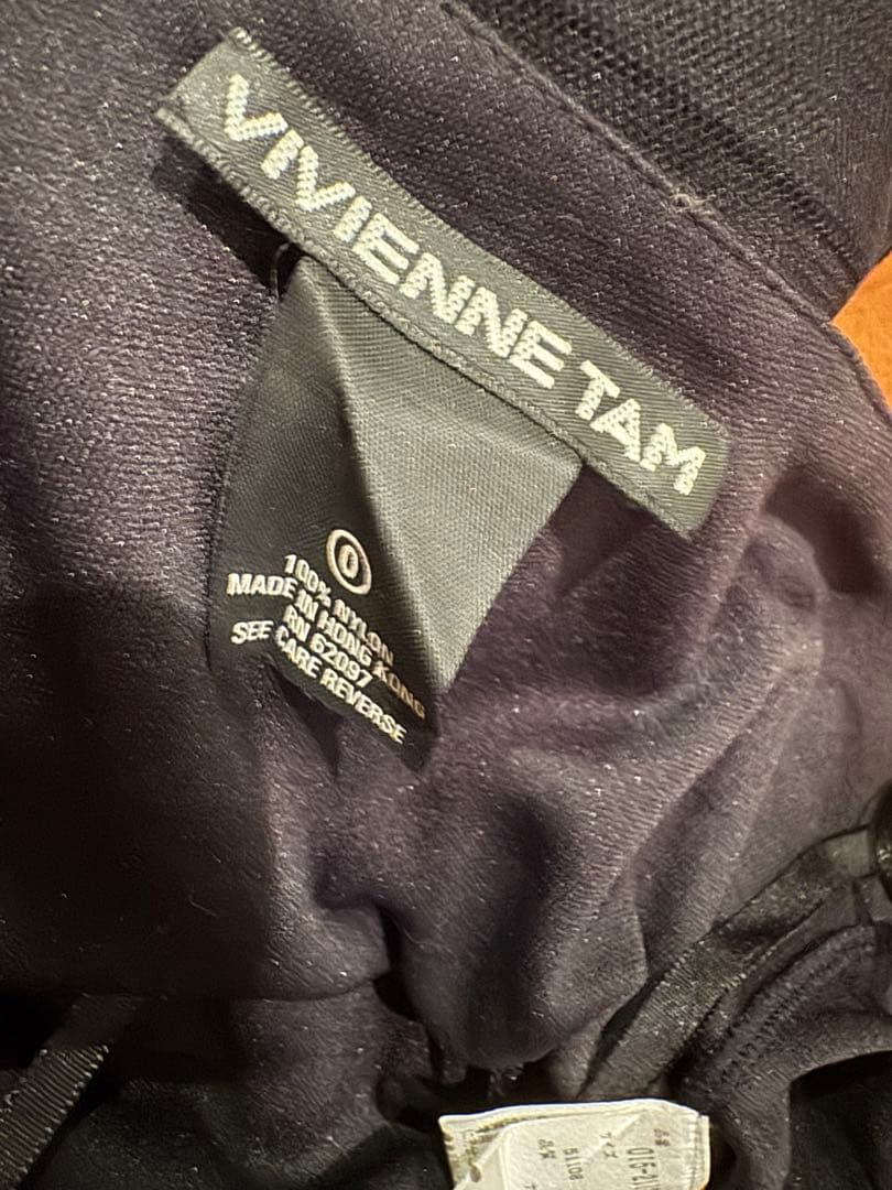 【レア】VIVIENNE TAM ブラック✨ゴールドスパンコール　ホルダーネック