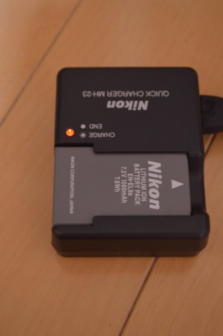 Nikon D5000 バッテリー、充電器、ストラップ