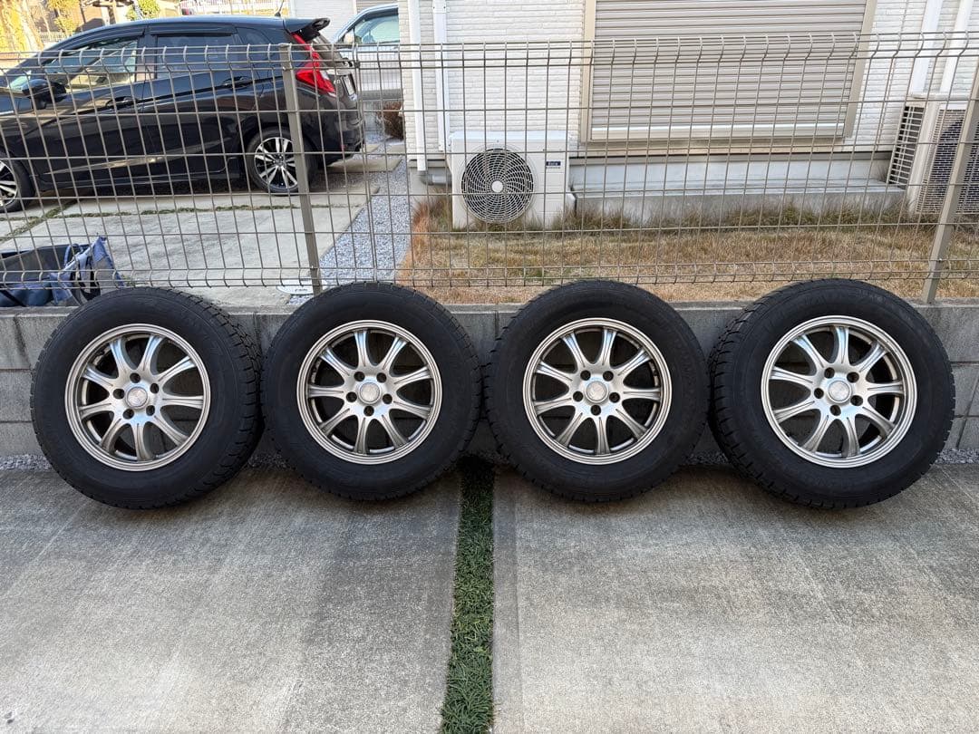 送料込み215/65R16 2022年製　溝7mm　アルミ付きスタッドレス