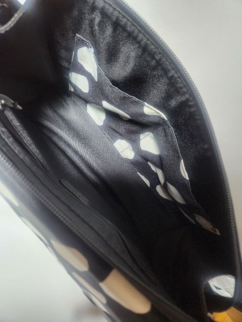 【美品】ear PAPILLONNER 本革 レザーショルダーバッグ ブラック