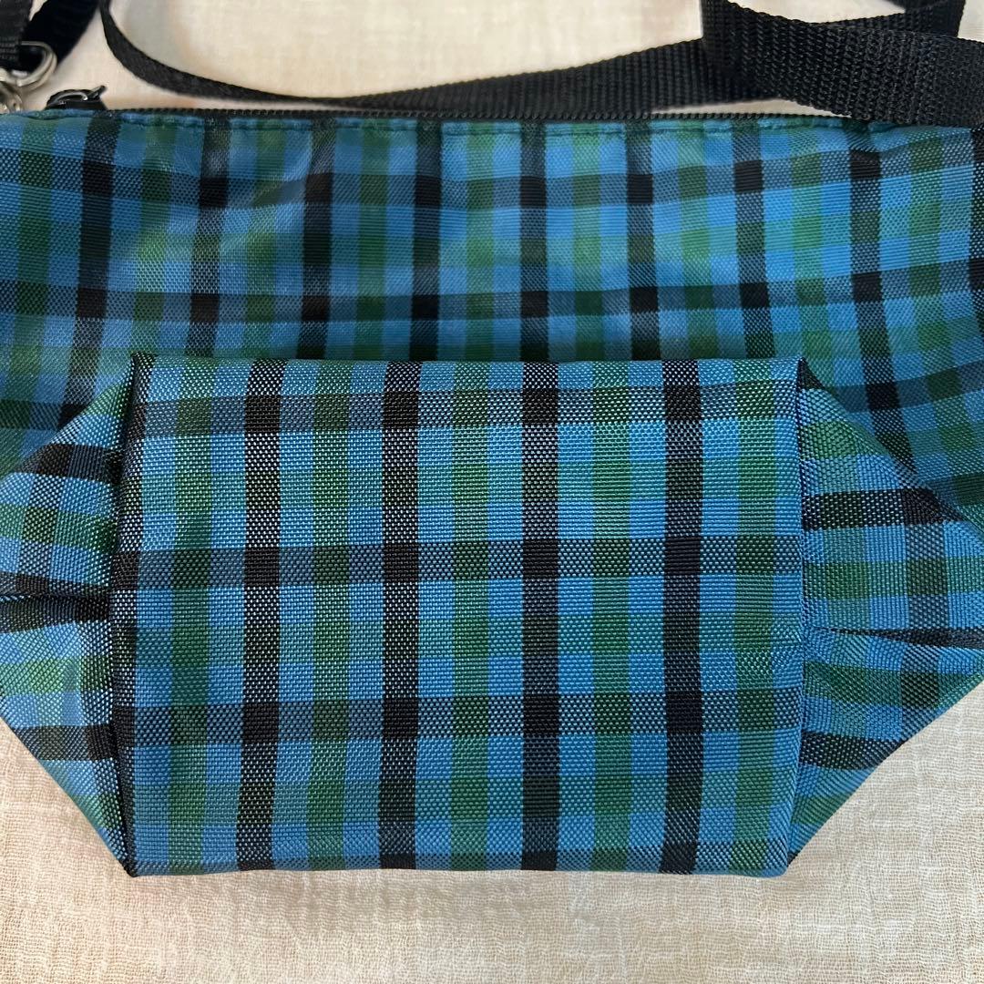 ファミリア　舟形ポシェット　青系ファミリアチェック