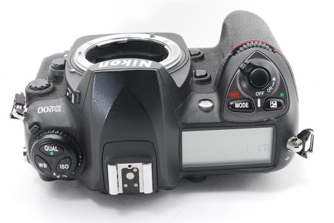 Nikon D200 ニコン 一眼レフカメラ CCDセンサー搭載