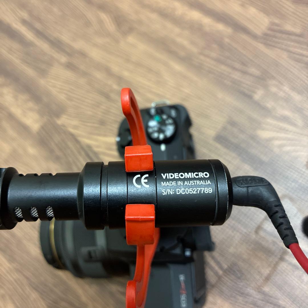 Canon EOS Kiss M ダブルレンズ＋マイク＋バッテリー3個セット