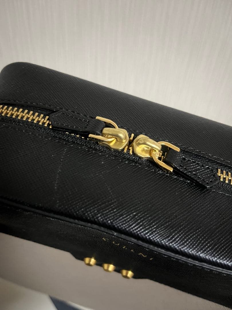 CULLNI クルニ スクエアレザーショルダーバッグ