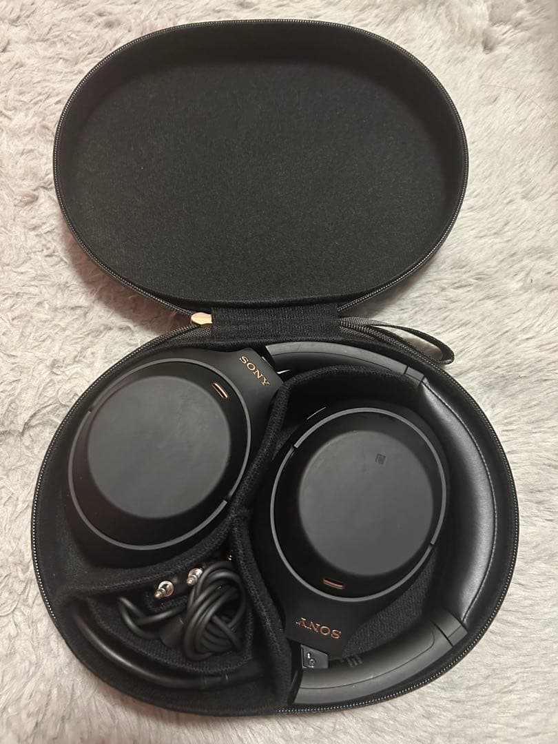 3連休限定！SONY WH-1000XM4本体(ワイヤレスヘッドホン)と付属品