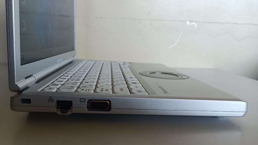 ノートパソコンPanasonic第七世代Core i5 SSD256Gメモリ8G