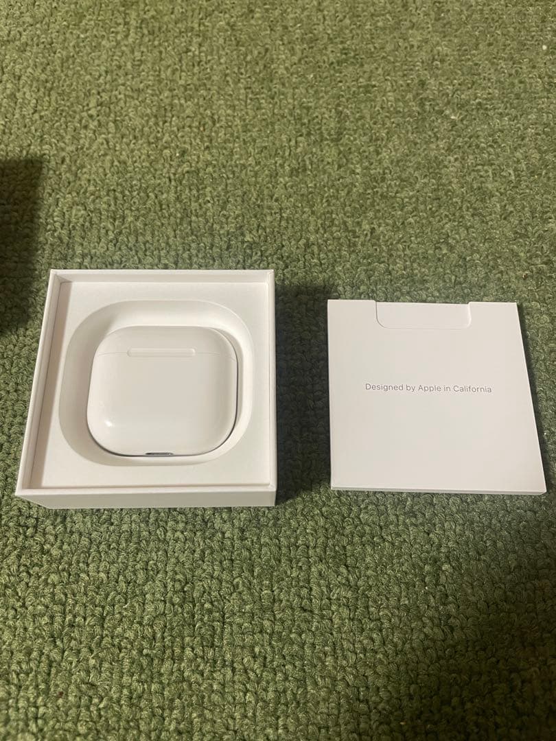 AirPods4 本体 ホワイト　右耳のみ