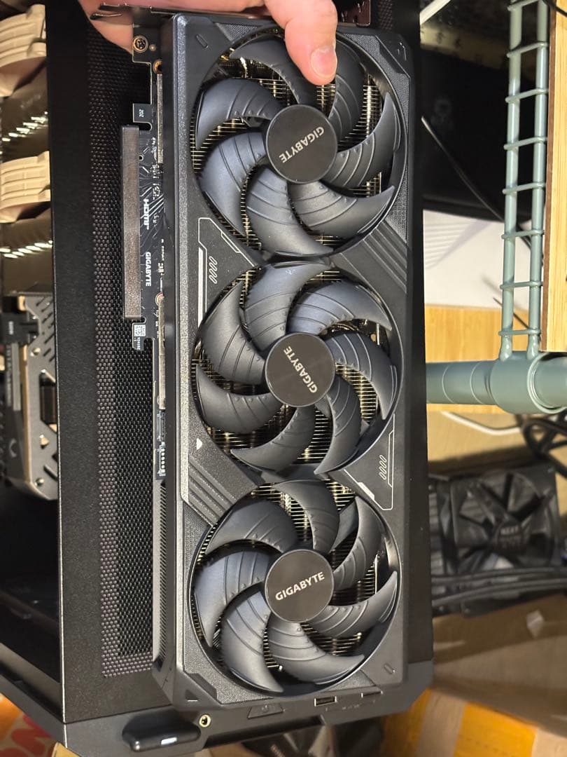 グラフィックボード・グラボ・ビデオカード GIGABYTE RTX5080 WINDFORCE OC SFF 16G