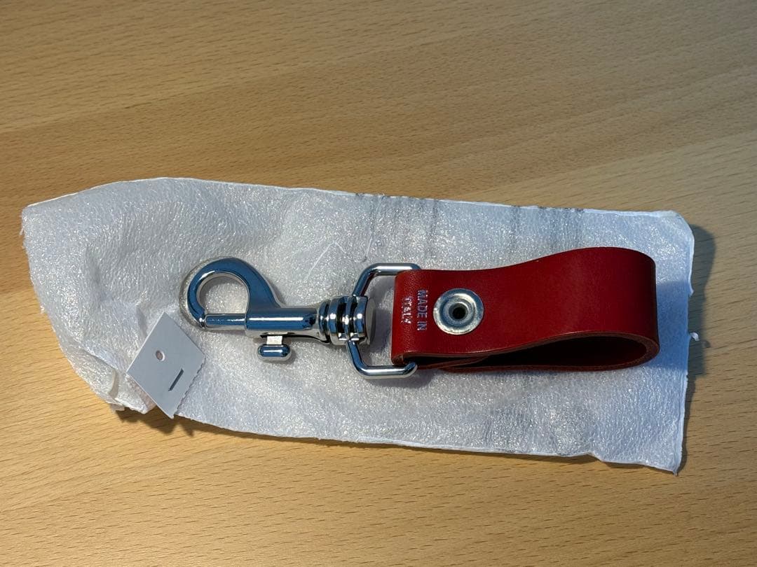 新品未使用品　イタリア製　Supreme レザーキーホルダー レッド