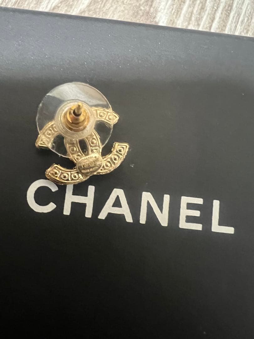 CHANEL ピアス　片方