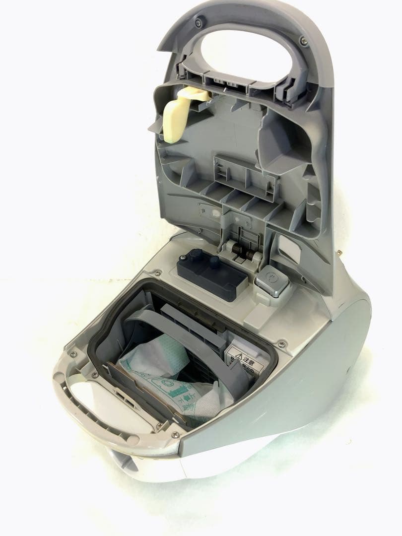 Panasonic 紙パック式クリーナー　MC-P900W