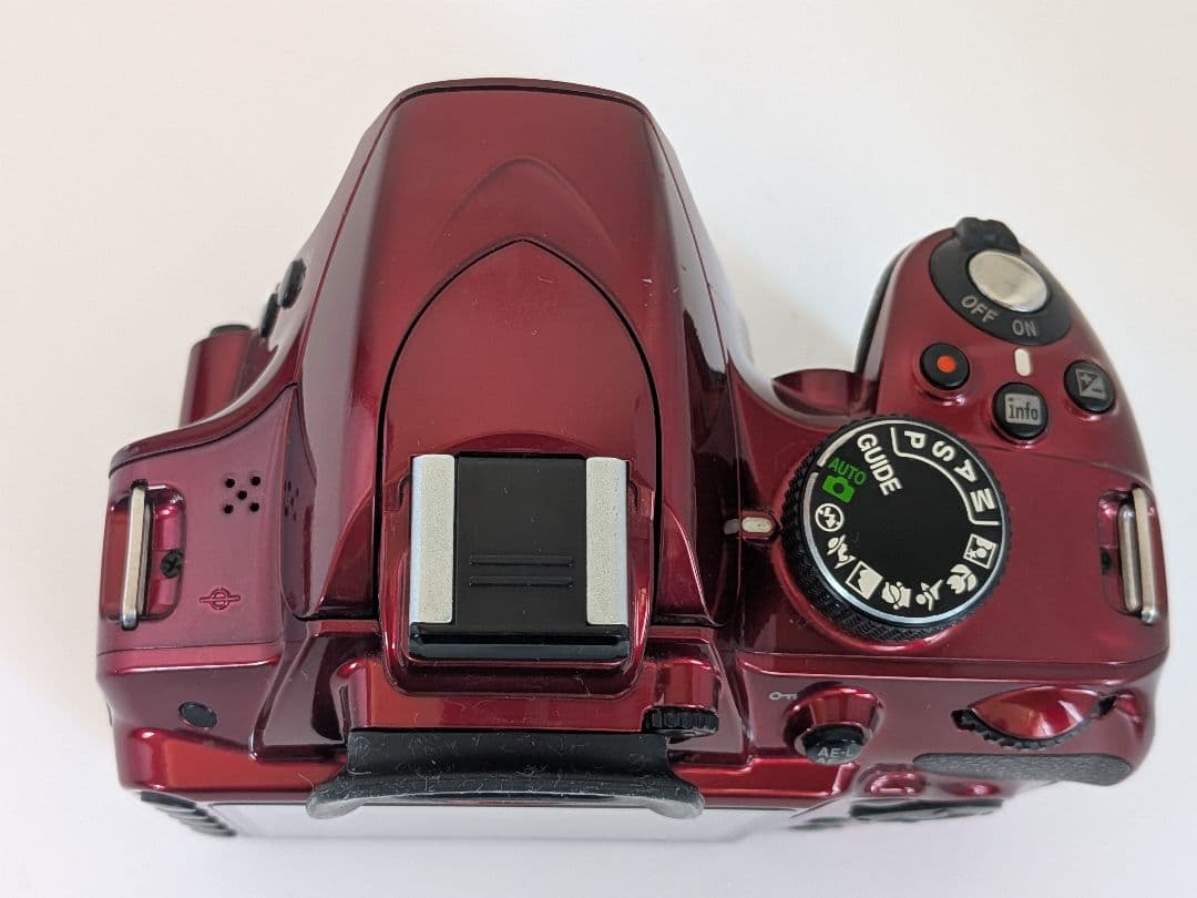 【訳あり大特価】Nikon D3200 レッド 本体と付属品