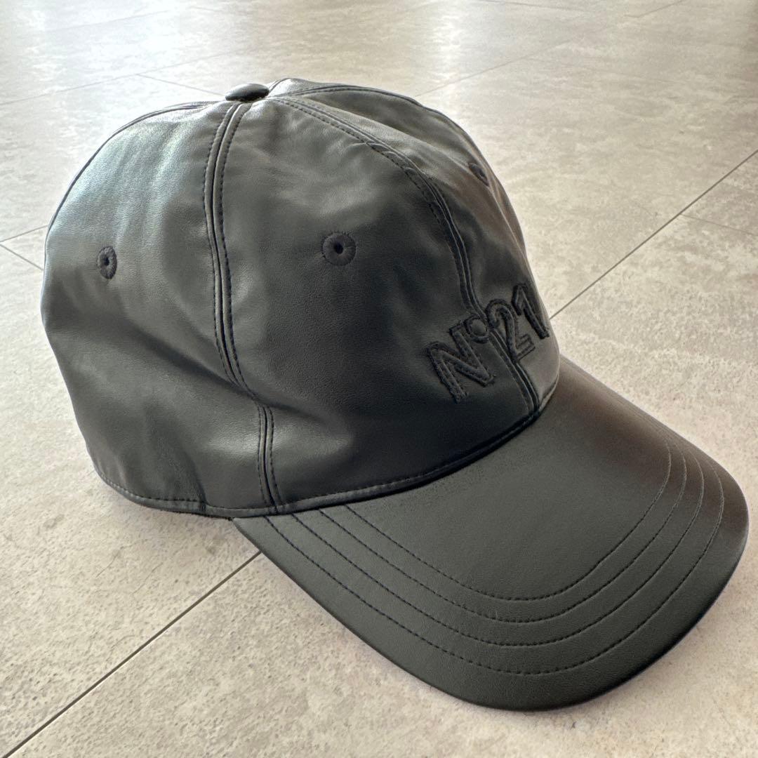 N°21 ブラック レザー風 キャップ
