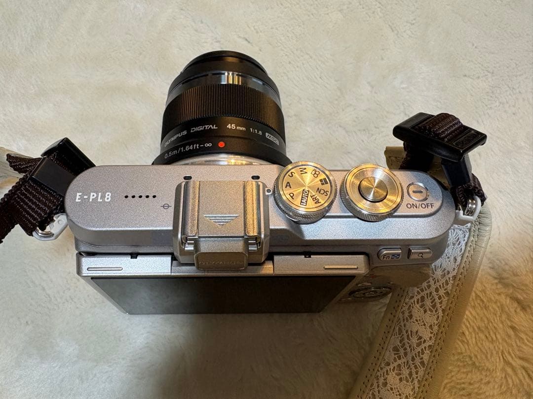 OLYMPUS PEN E-PL8 ＋ 単焦点レンズ