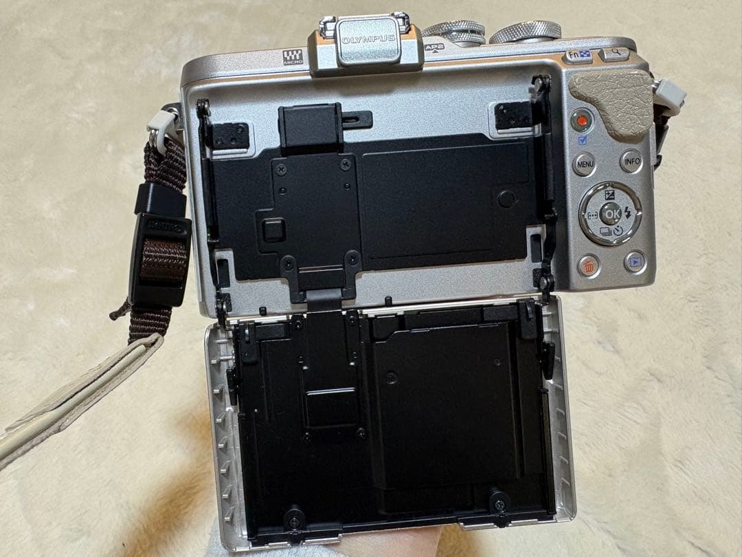 OLYMPUS PEN E-PL8 ＋ 単焦点レンズ