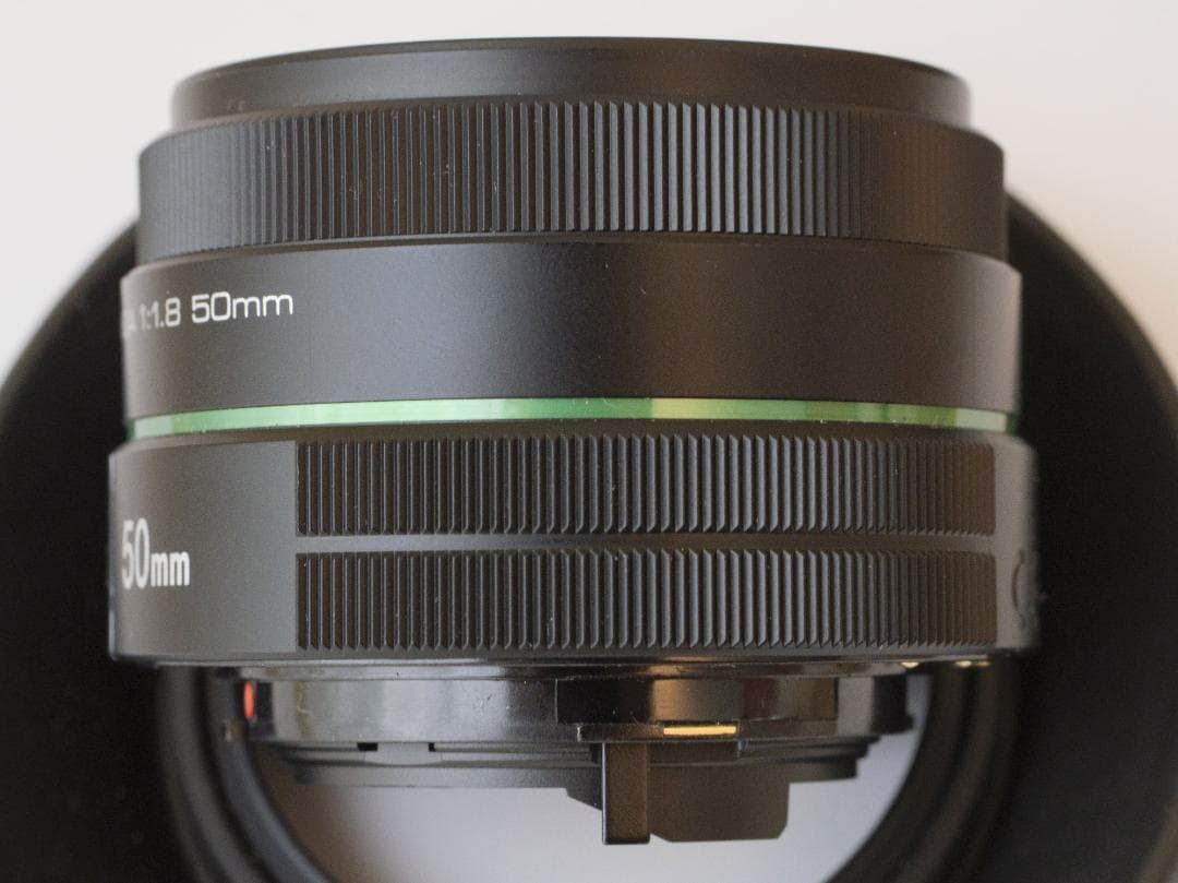 美品　smc PENTAX-DA 50mmF1.8　純正フード付