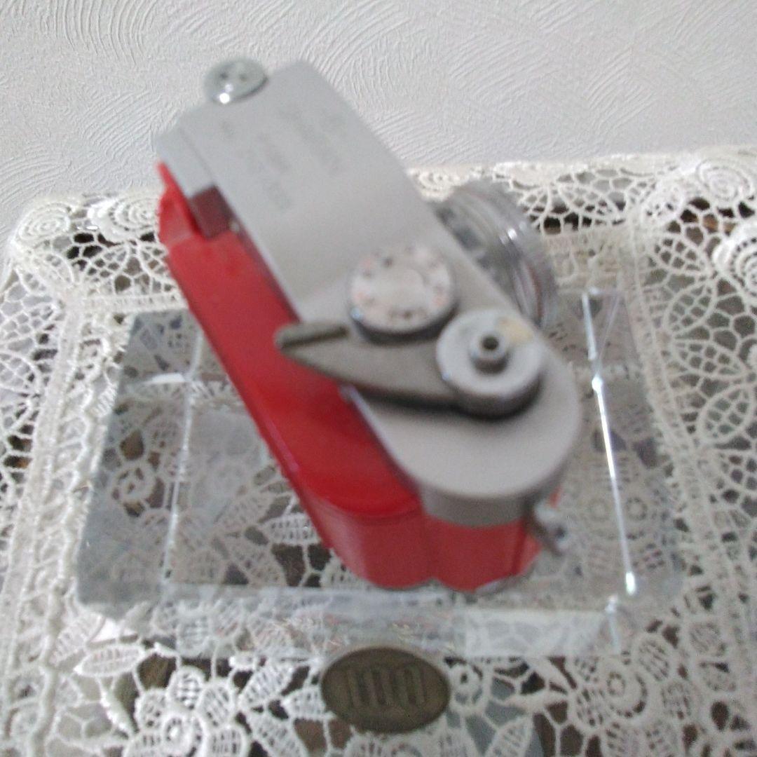 ミニチュアのフィルムで写せるカメラ