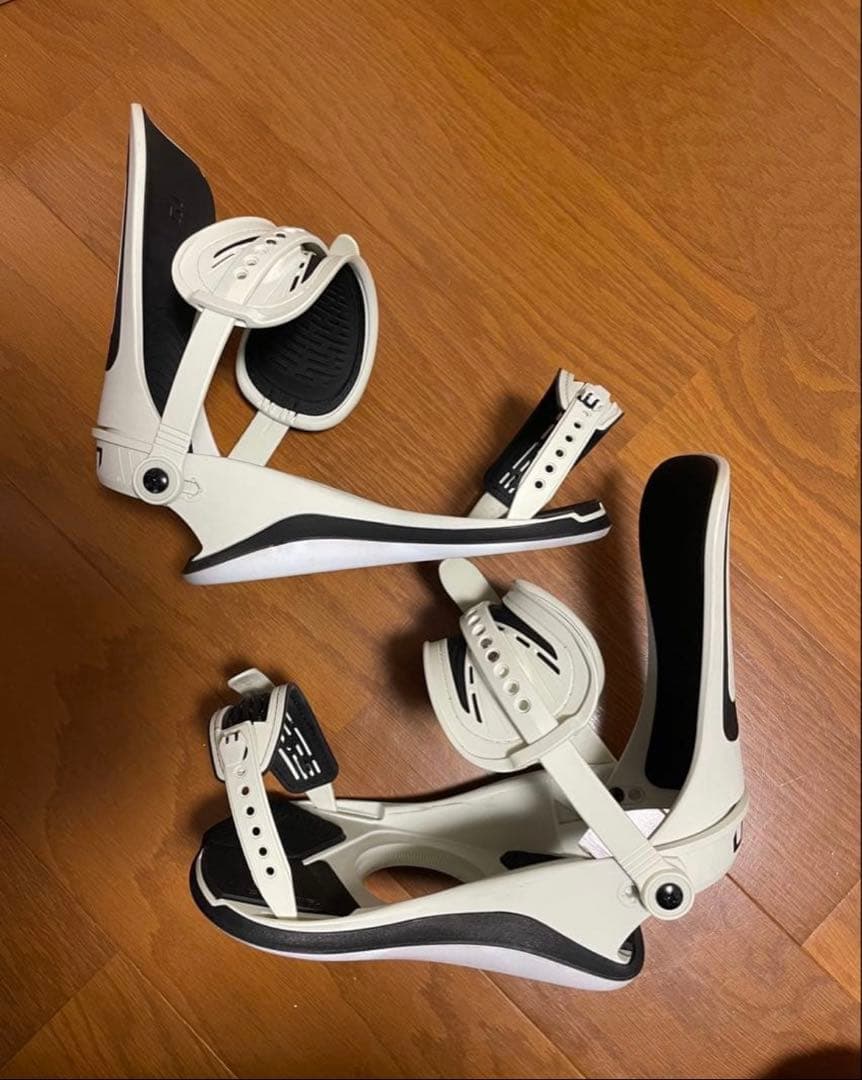 UNION ULTRA ホワイト Mサイズ　バインディング　23-24モデル