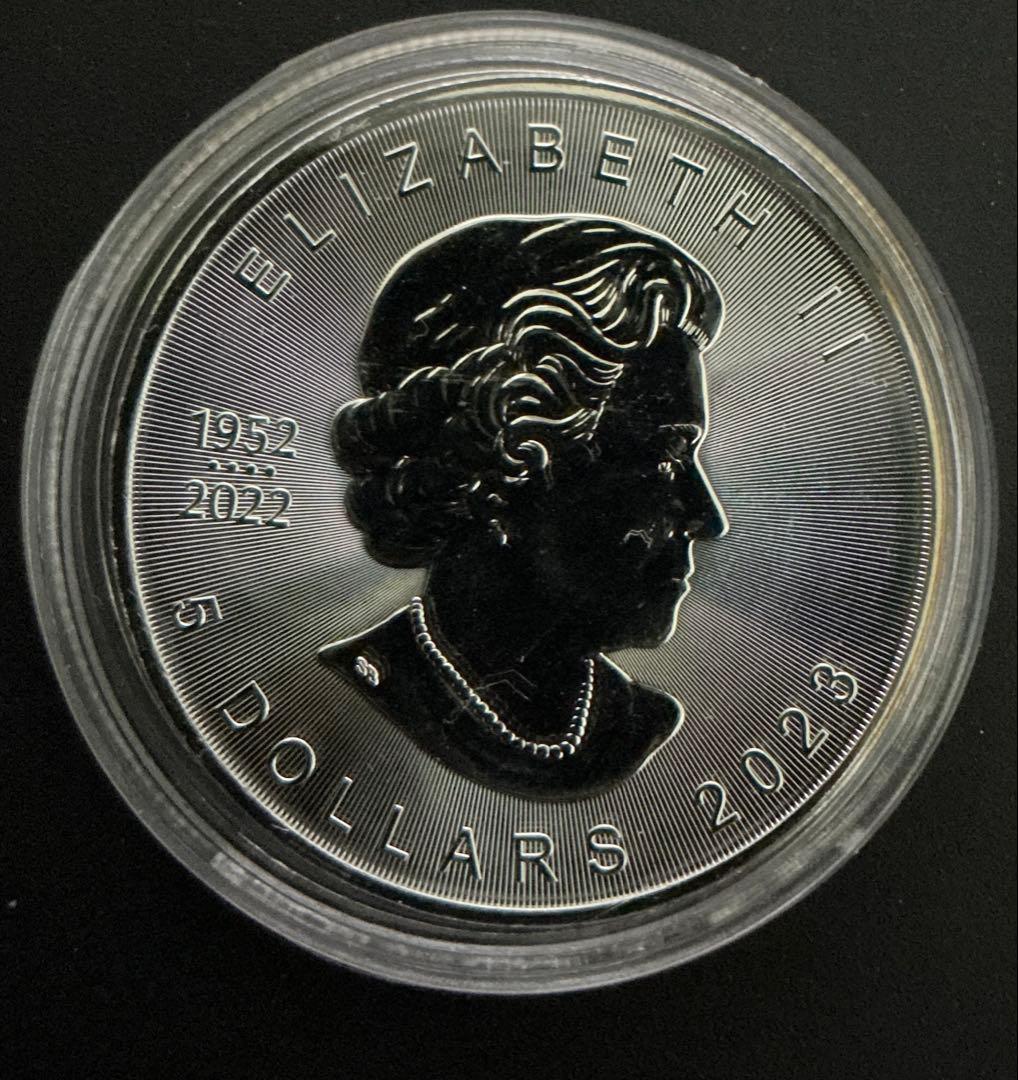 【本物保証】2023年 カナダ メープルリーフ銀貨 1オンス 5ドル 追悼刻印