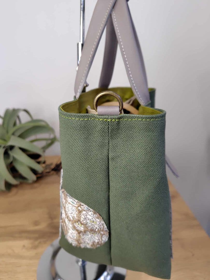 ミナペルホネン /タンバリンクロスカケラパッチ/しきりトートSサイズ/カーキ