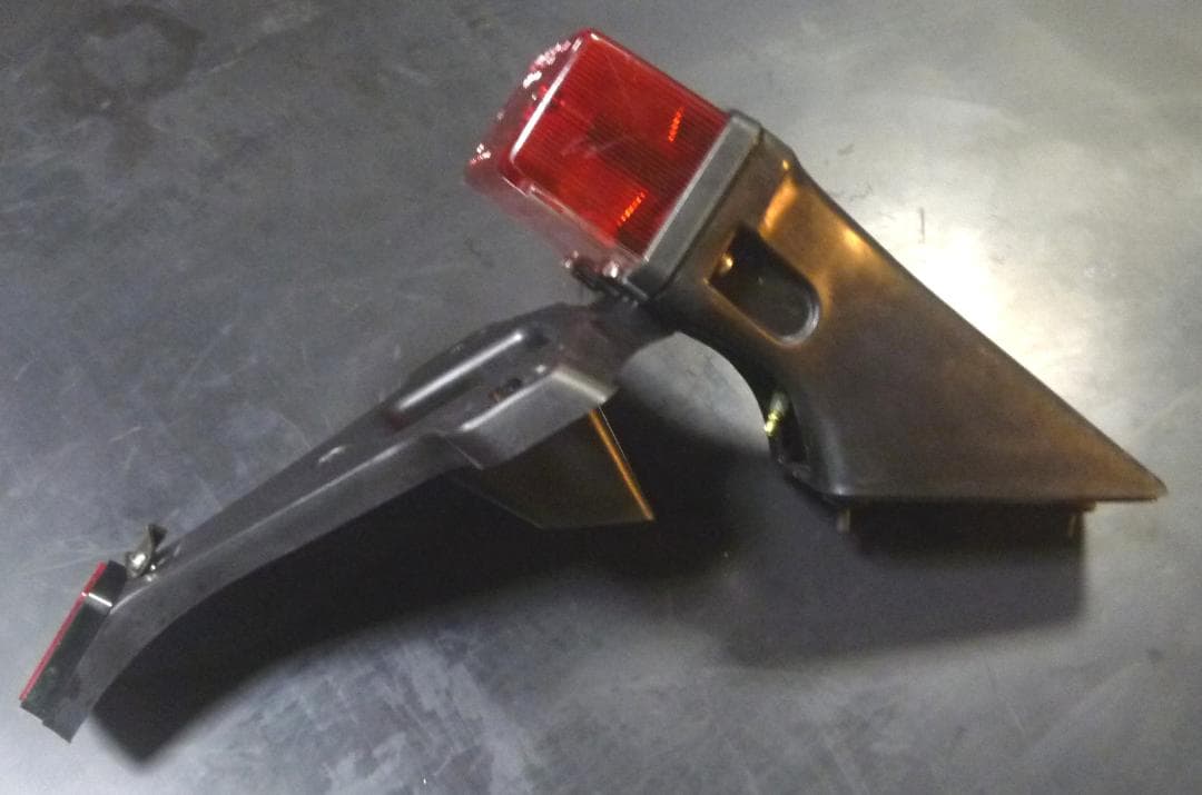 ホンダ　XLR250R リアフェンダー 純正　MD22