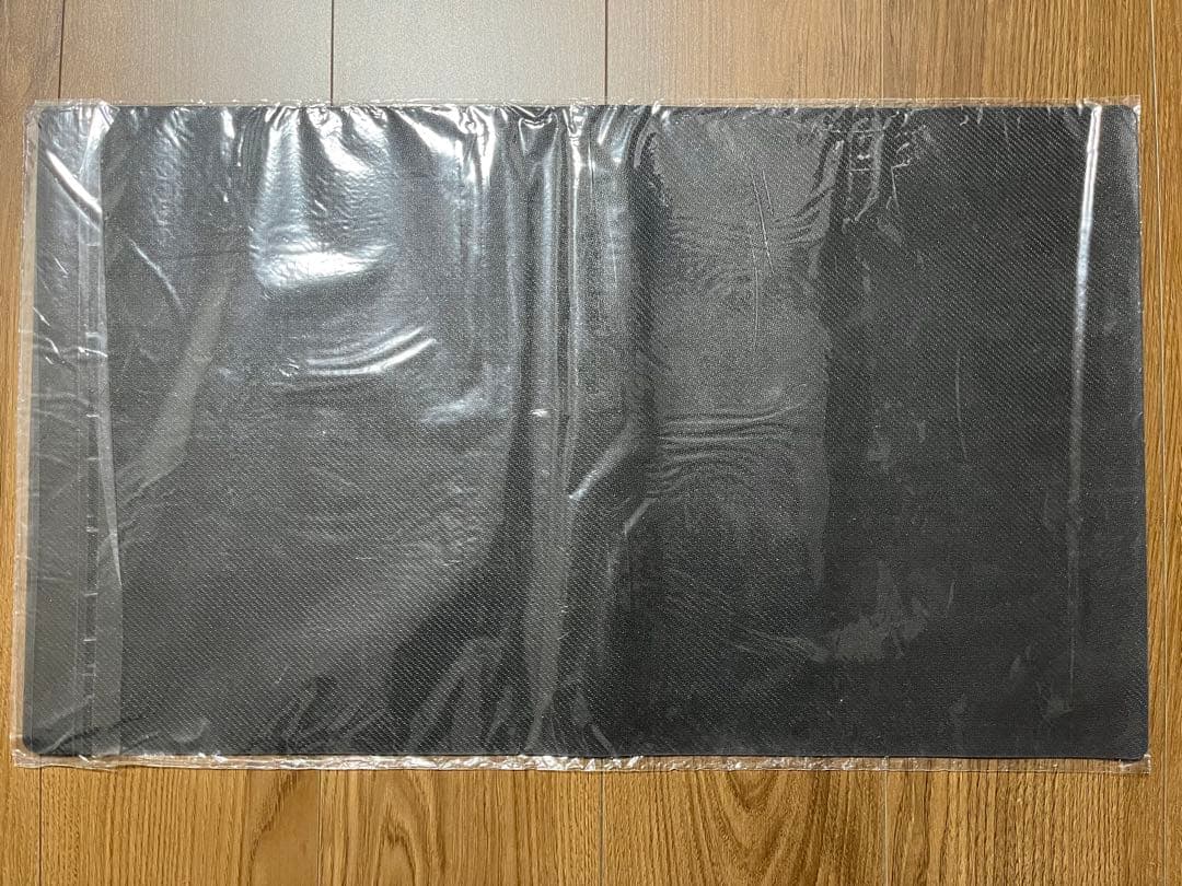 韓国　ドラゴンメイド・ハスキー　プレイマット