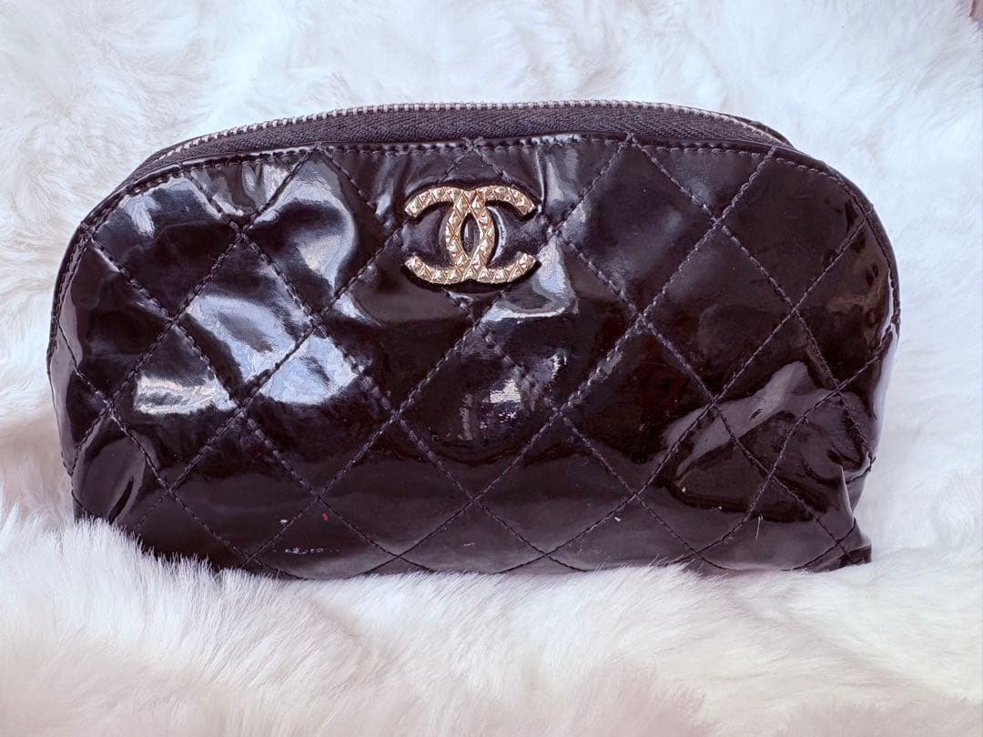 ■シャネル■ 化粧ポーチ エナメル マトラッセ ブラック シルバー金具