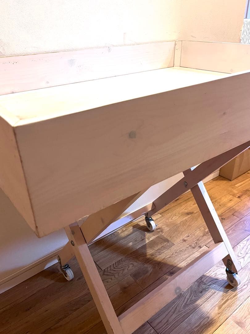 店舗什器　木製ワゴン