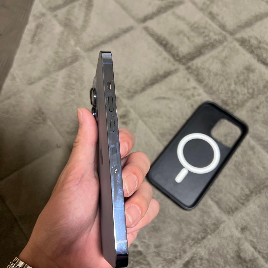 iPhone13pro 本体 カメラ割れあり