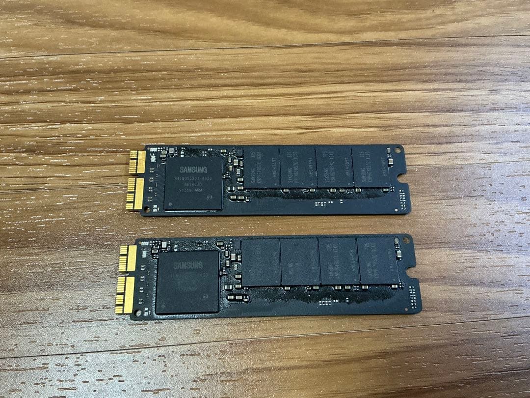 純正 Apple MZ-JPU512T/0A2 ★512GB SSD　2枚セット