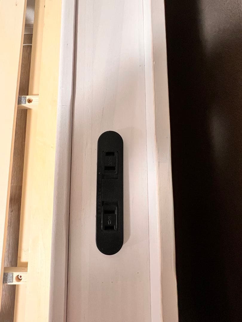 限定値下！ホワイト セミダブル　すのこベッドフレーム 3段階高さ調節付き　宮付