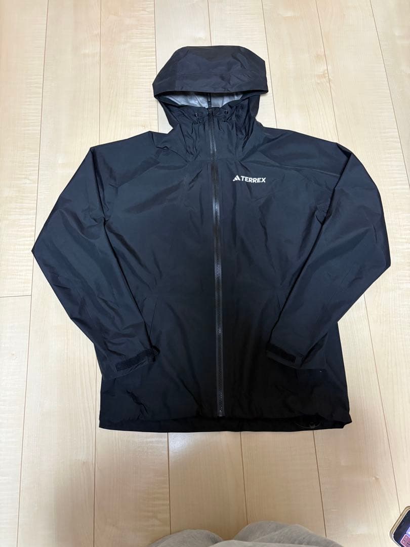 adidasTERREX ブラック マウンテンパーカー