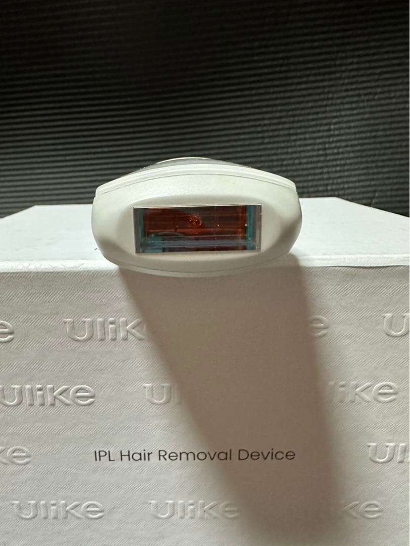 Ulike 脱毛器 本体 充実の付属品付き