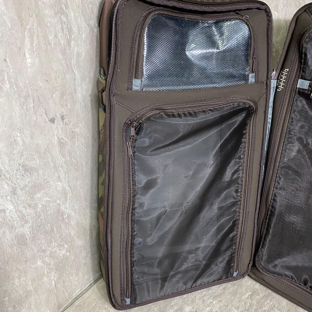 Burton キャリーバッグ カモフラージュ キャリーケース 大容量