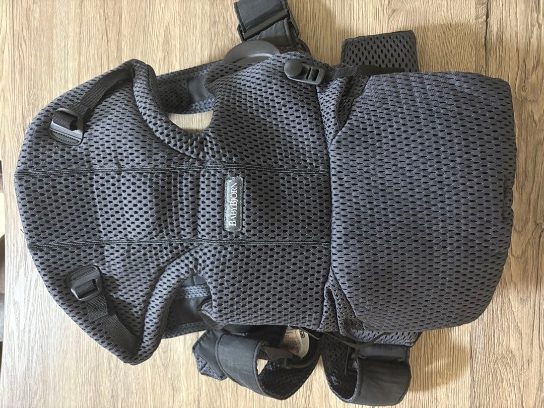 美品　BABYBJÖRN 抱っこ紐 ダークグレー メッシュ