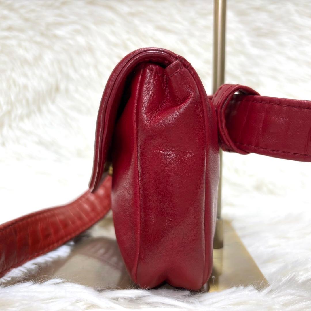 【美品・鑑定済み】CHANEL ウエストポーチ　ココマーク　チェーン　レッド